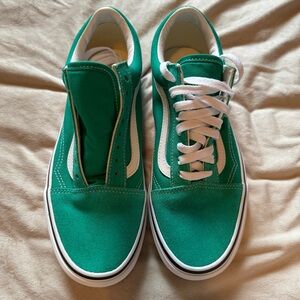 NWOT Vans old skool sneakers